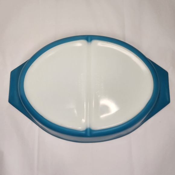 Vintage Horizon Blue Pyrex Dish - Picture 7 of 14
